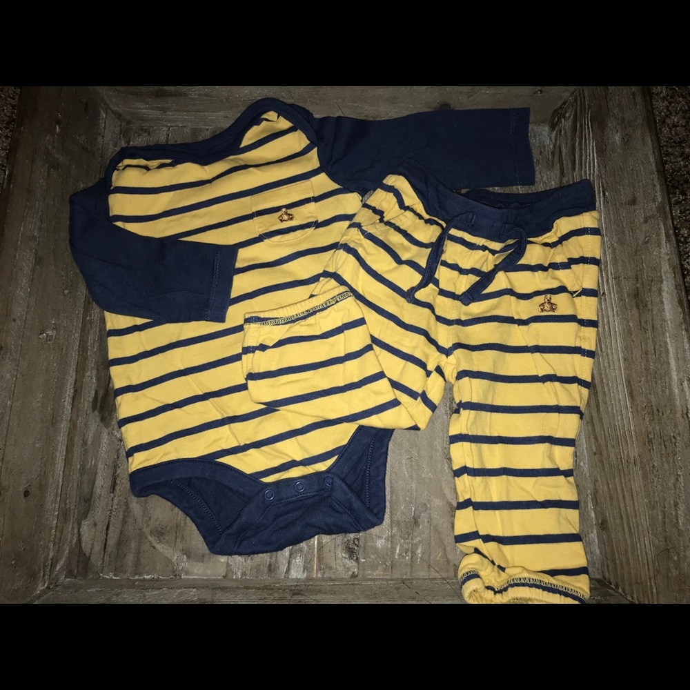 BabyGap onsie with matching pants